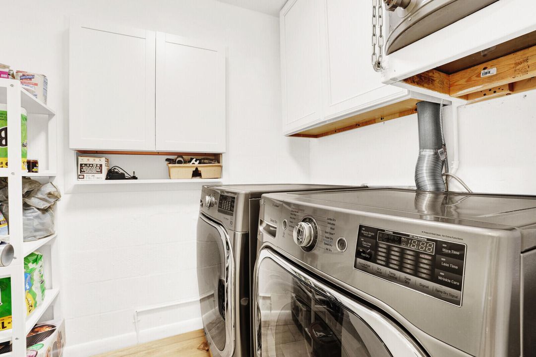 待售: $2,600,000 (5 贝兹, 4 浴室, 2774 平方英尺)