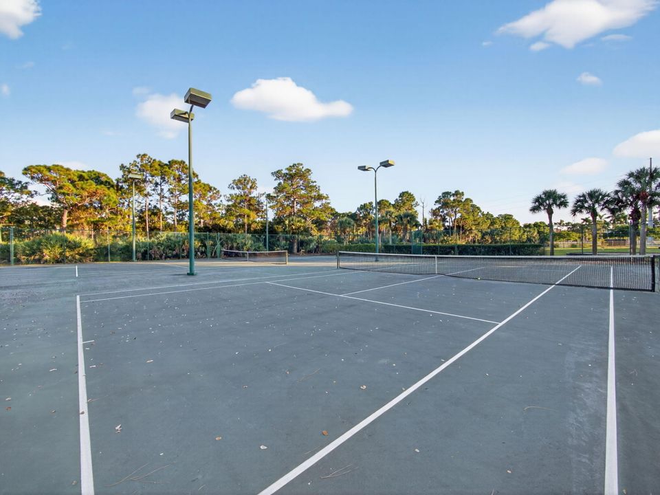 На продажу: $825,000 (4 спален, 2 ванн, 3006 Квадратных фут)