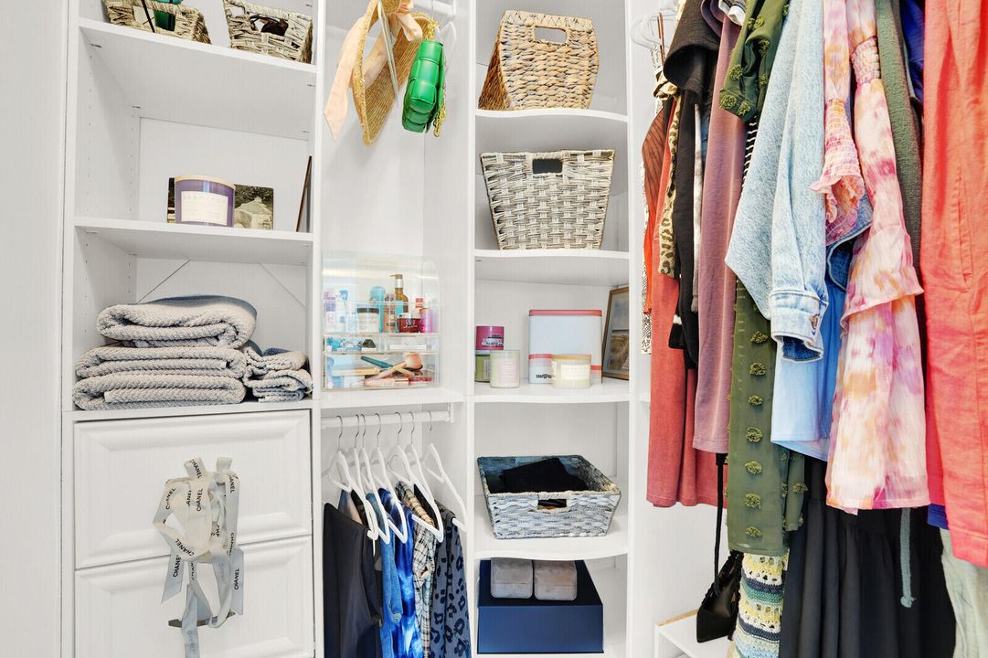 待售: $2,600,000 (5 贝兹, 4 浴室, 2774 平方英尺)