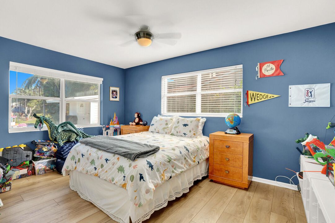 待售: $2,600,000 (5 贝兹, 4 浴室, 2774 平方英尺)