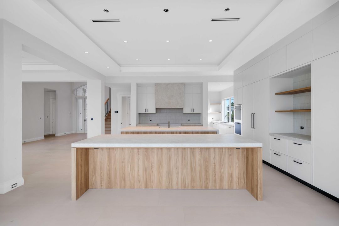 For Sale: $6,250,000 (5 beds, 5 baths, 5641 Square Feet)