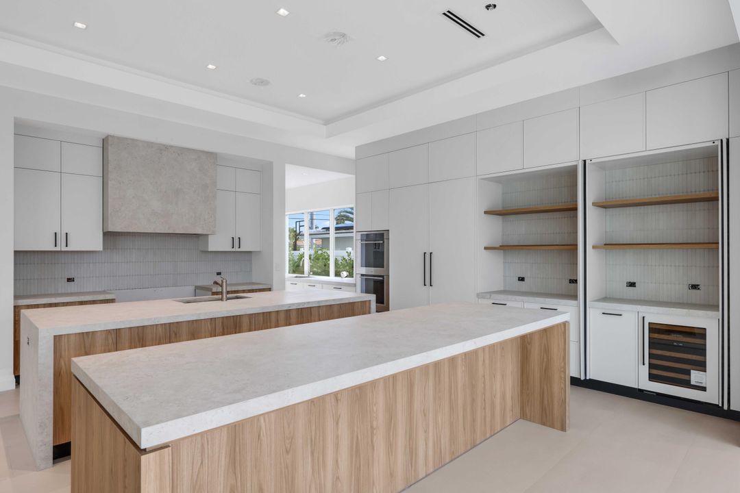 For Sale: $6,250,000 (5 beds, 5 baths, 5641 Square Feet)