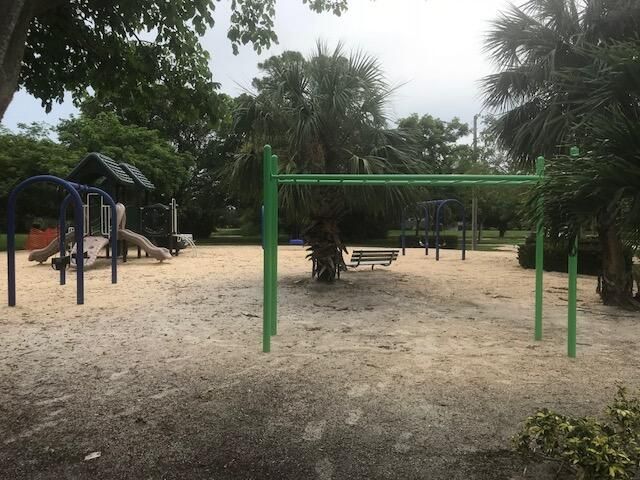 For Rent: $2,500 (2 beds, 2 baths, 1596 Square Feet)