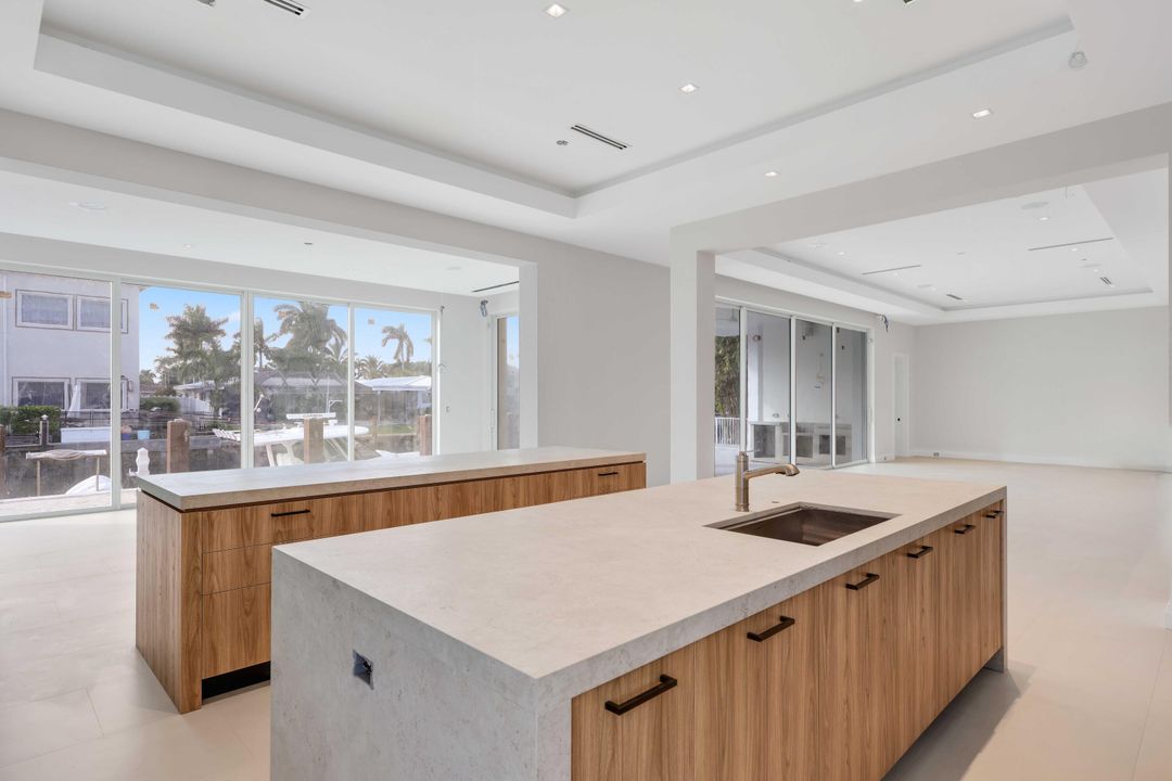 For Sale: $6,250,000 (5 beds, 5 baths, 5641 Square Feet)