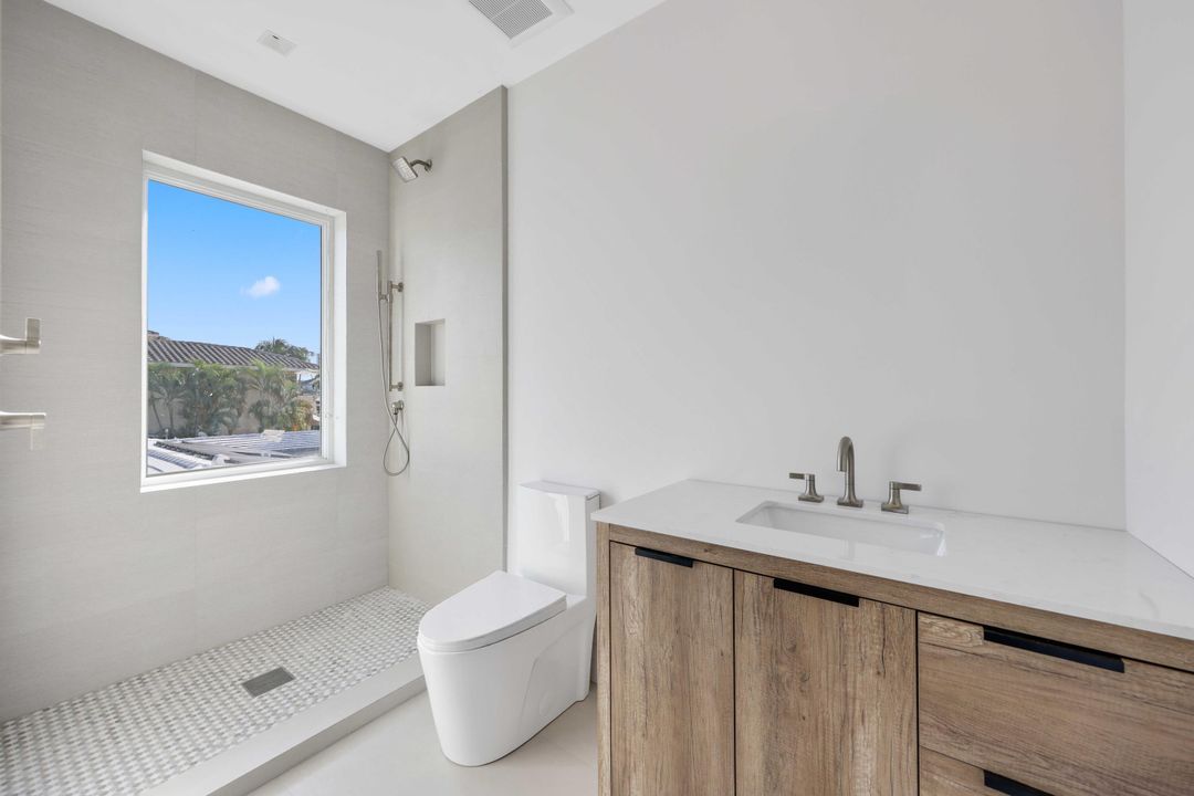 For Sale: $6,250,000 (5 beds, 5 baths, 5641 Square Feet)