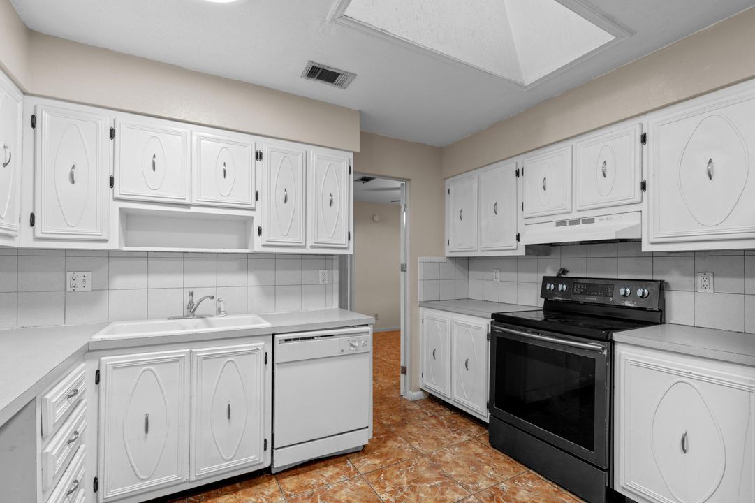 Active With Contract: $515,000 (4 beds, 2 baths, 1514 Square Feet)