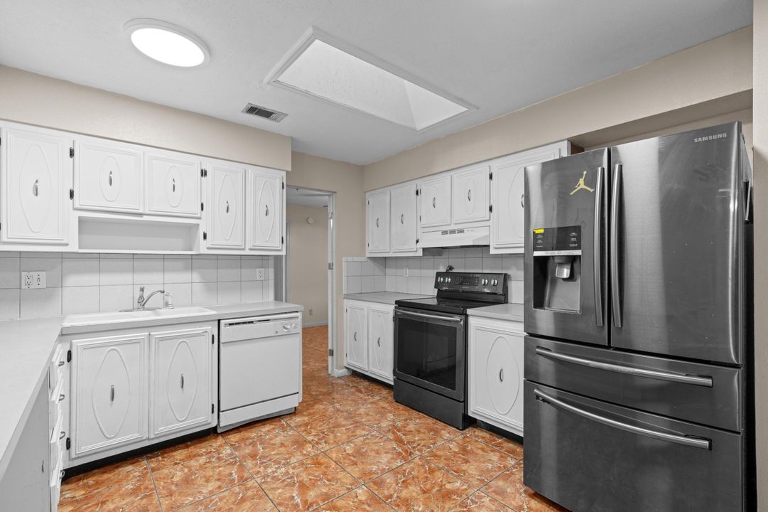 Active With Contract: $515,000 (4 beds, 2 baths, 1514 Square Feet)