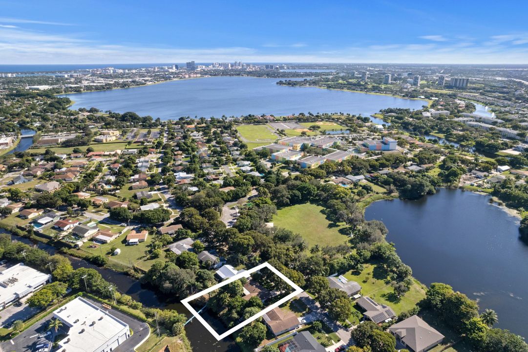 Active With Contract: $515,000 (4 beds, 2 baths, 1514 Square Feet)