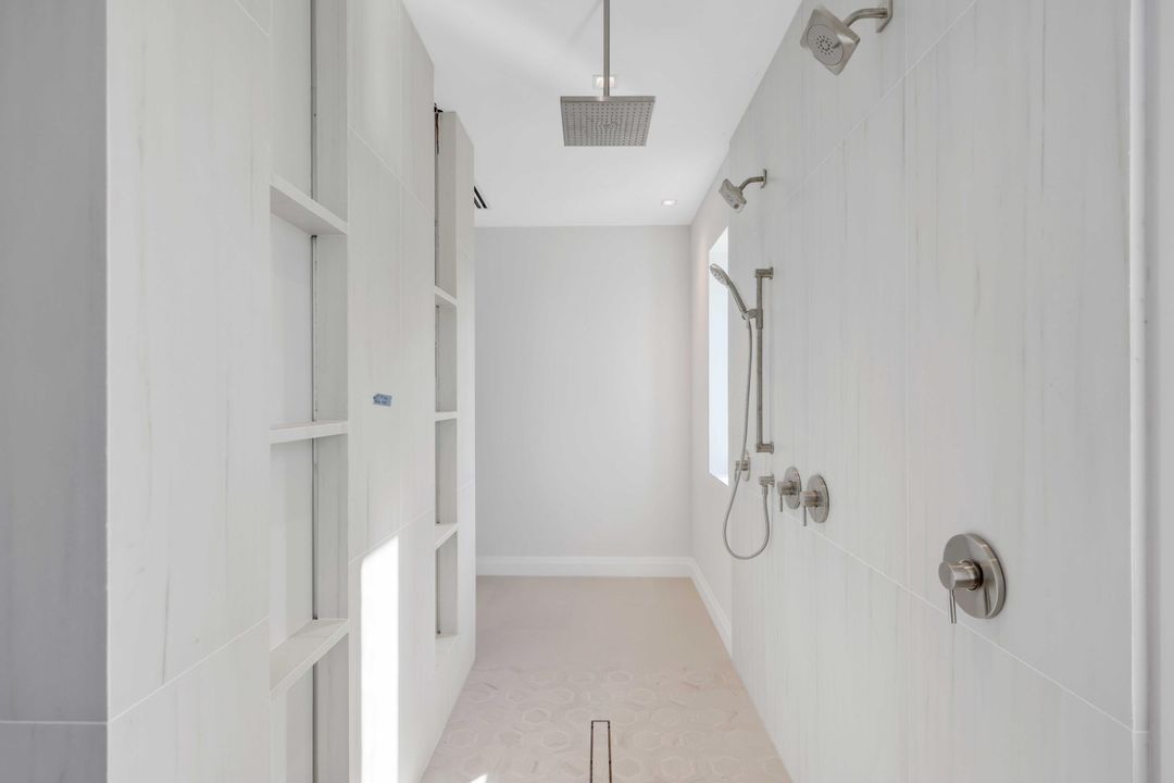 For Sale: $6,250,000 (5 beds, 5 baths, 5641 Square Feet)