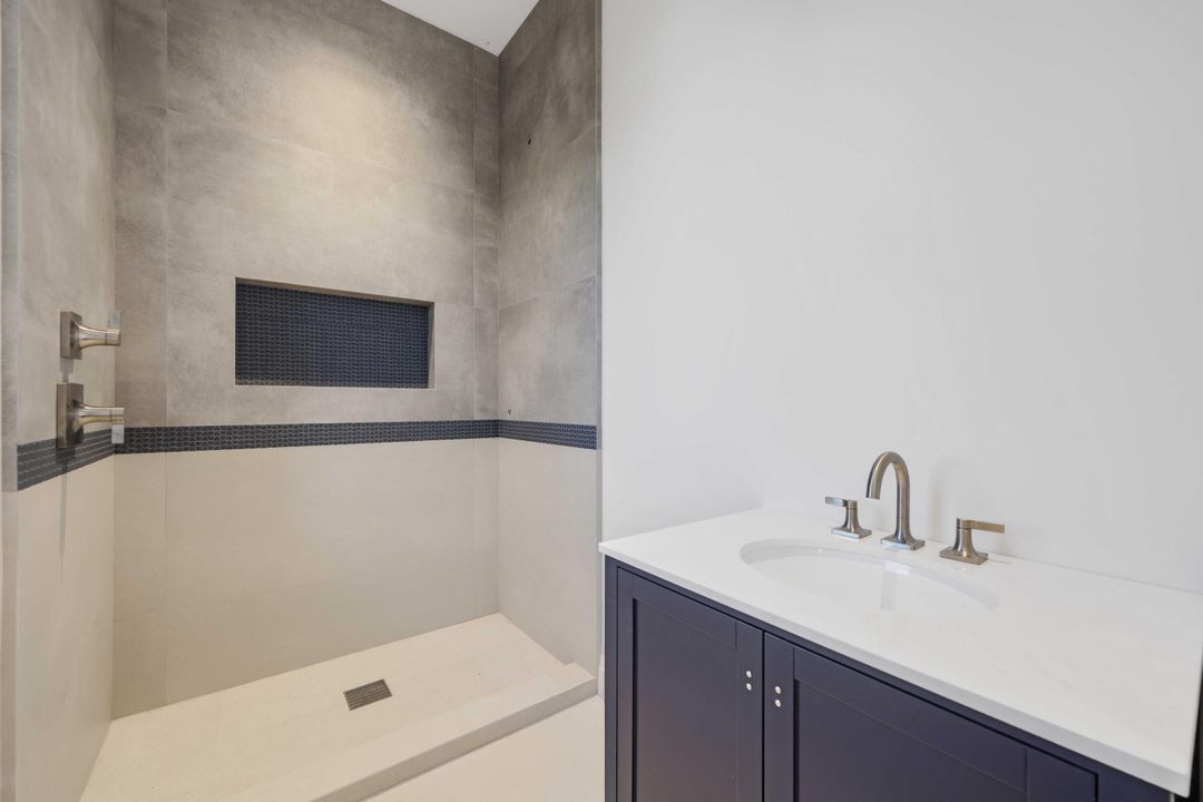 For Sale: $6,250,000 (5 beds, 5 baths, 5641 Square Feet)