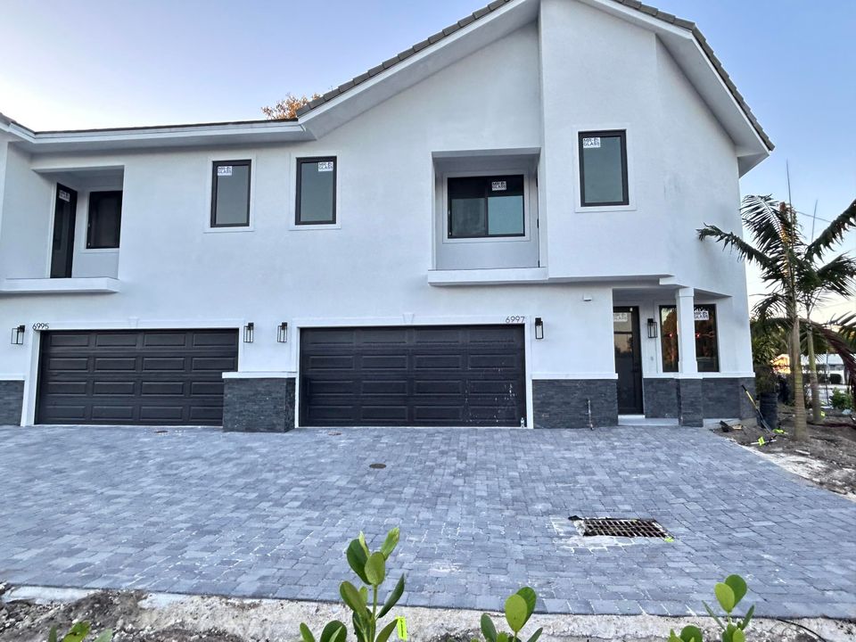 Active With Contract: $599,000 (4 beds, 3 baths, 1735 Square Feet)