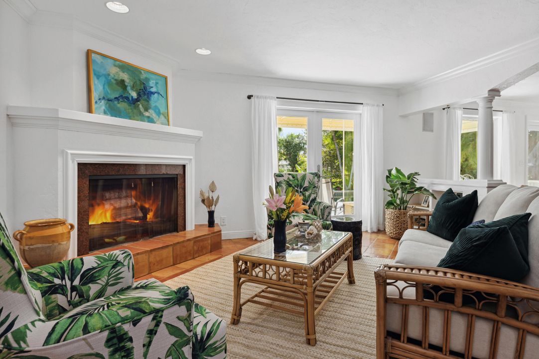 For Sale: $1,550,000 (3 beds, 2 baths, 1968 Square Feet)