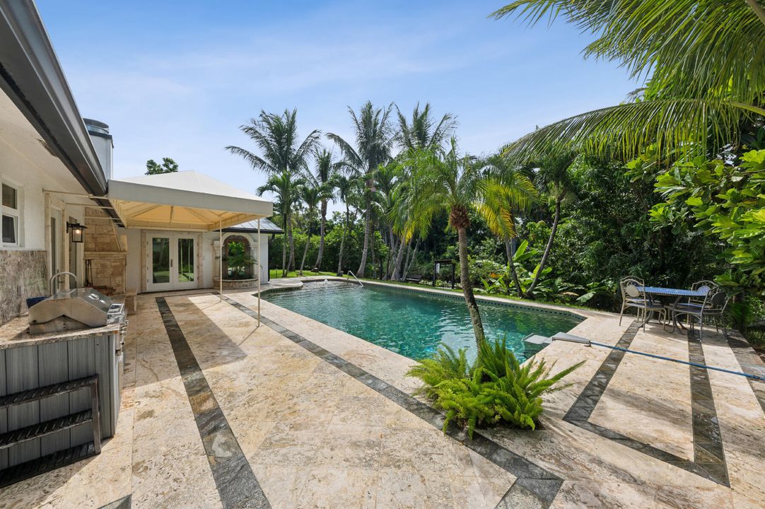 For Sale: $1,550,000 (3 beds, 2 baths, 1968 Square Feet)