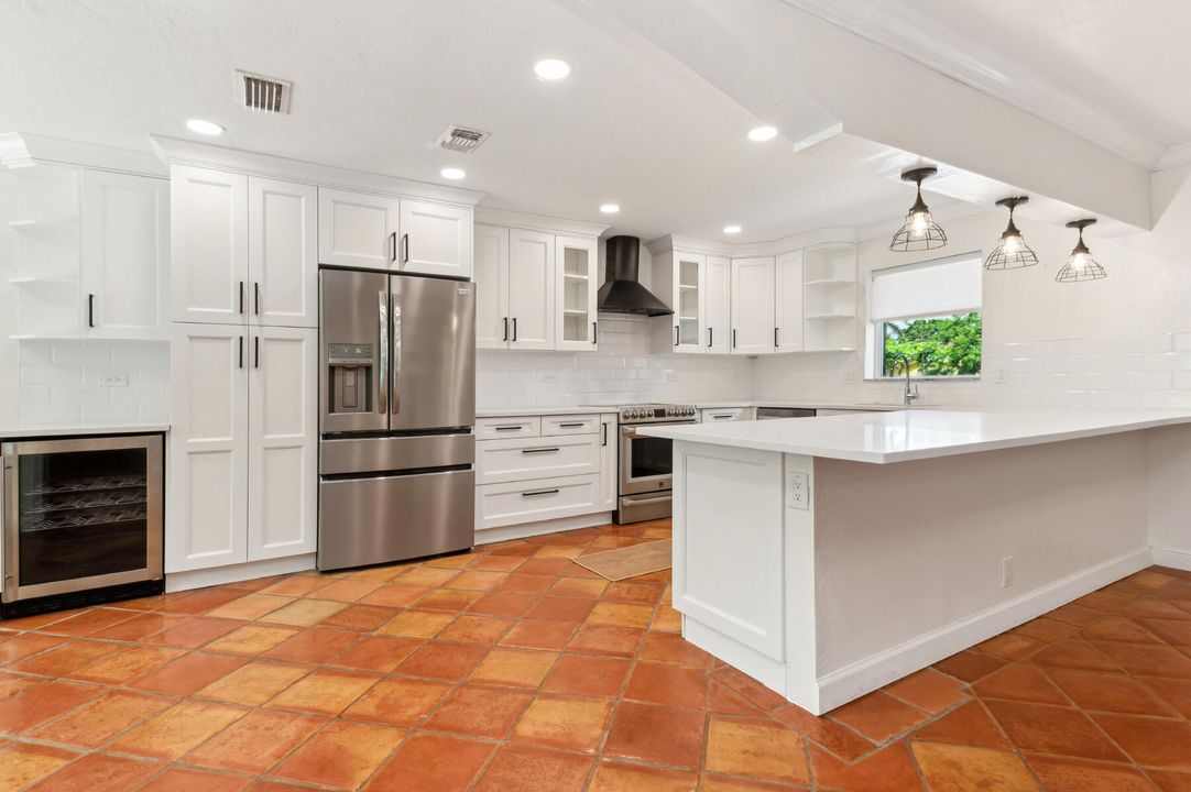 For Sale: $1,550,000 (3 beds, 2 baths, 1968 Square Feet)