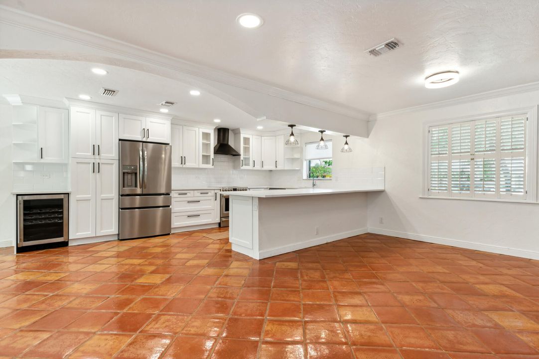 For Sale: $1,550,000 (3 beds, 2 baths, 1968 Square Feet)