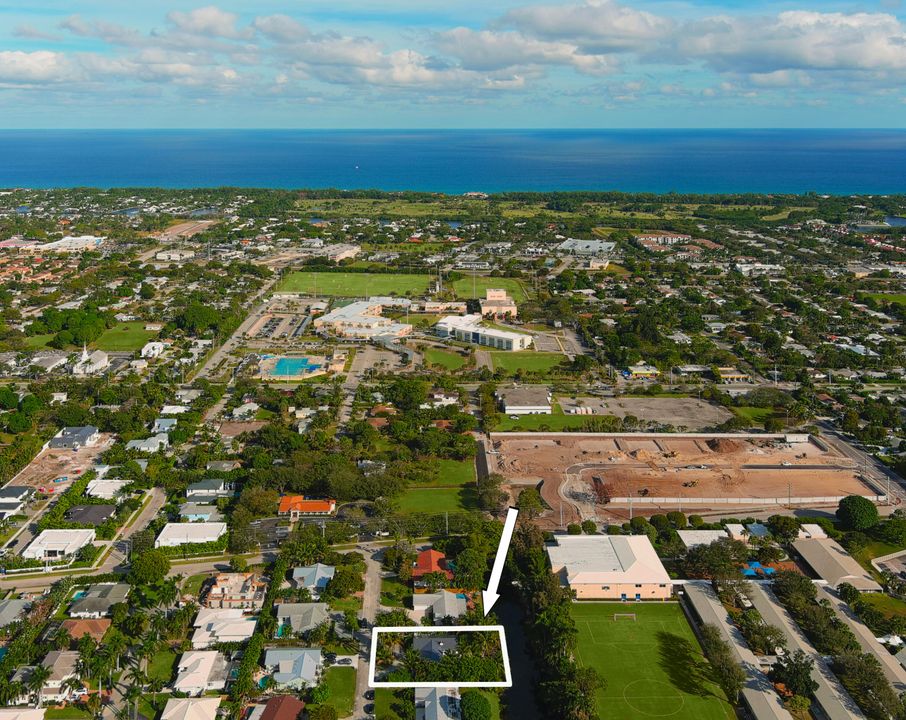 For Sale: $1,550,000 (3 beds, 2 baths, 1968 Square Feet)