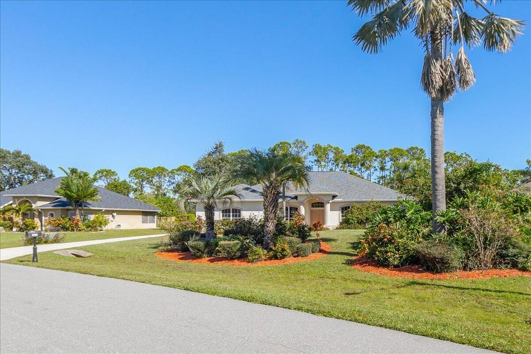 For Sale: $625,000 (4 beds, 2 baths, 2321 Square Feet)