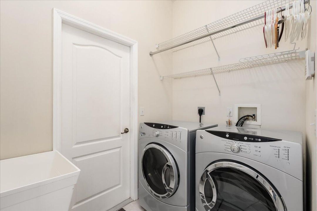 For Sale: $625,000 (4 beds, 2 baths, 2321 Square Feet)