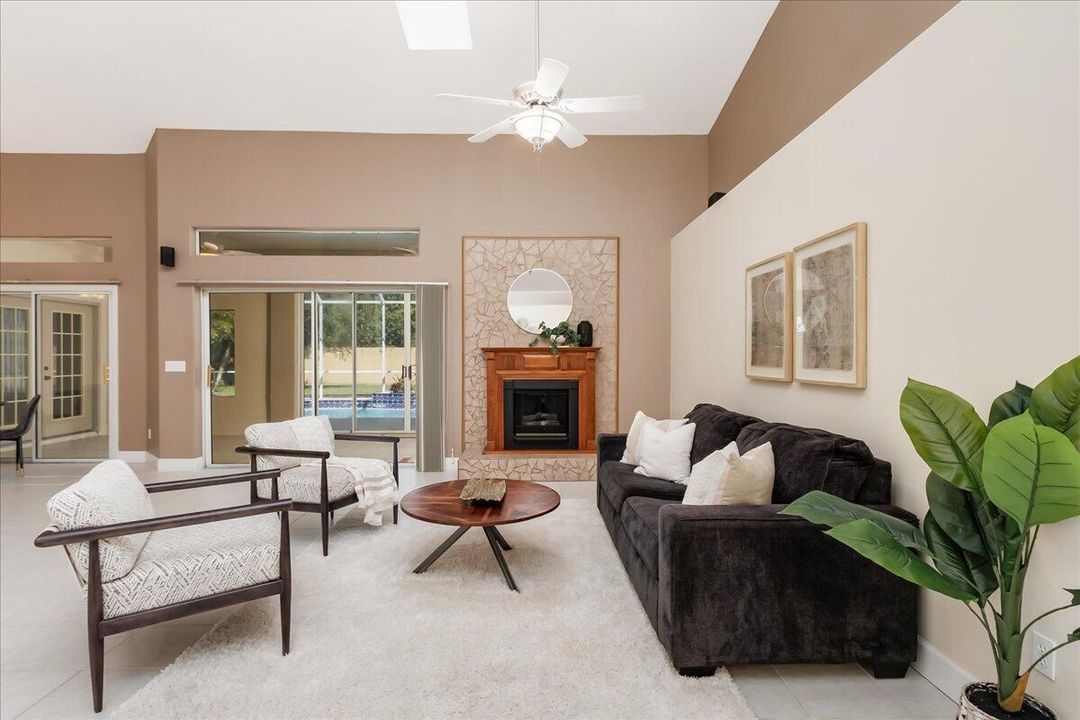 For Sale: $625,000 (4 beds, 2 baths, 2321 Square Feet)