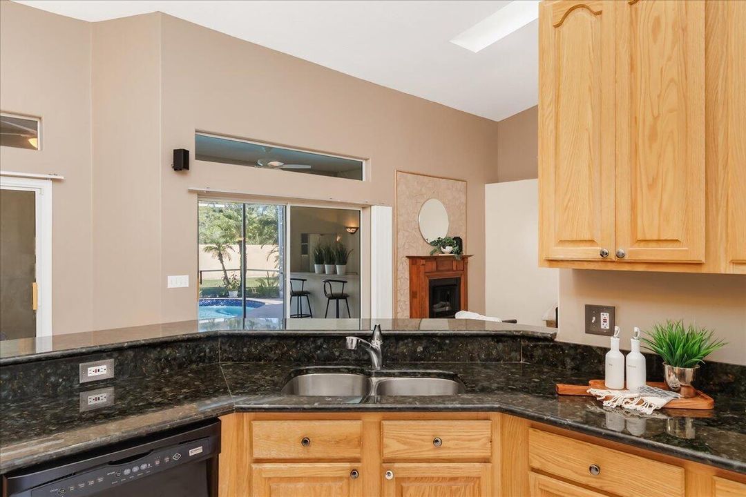 For Sale: $625,000 (4 beds, 2 baths, 2321 Square Feet)