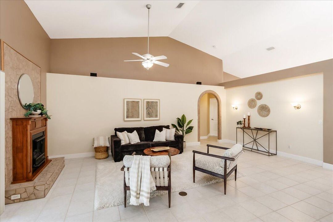 For Sale: $625,000 (4 beds, 2 baths, 2321 Square Feet)