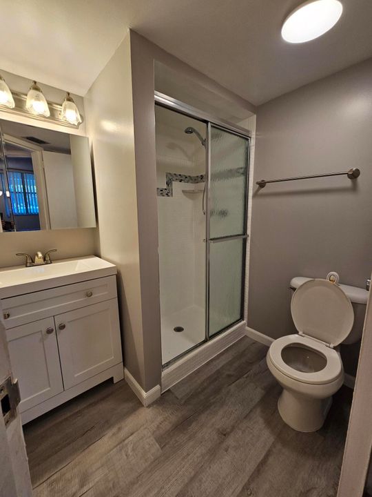 Activo con contrato: $242,500 (2 camas, 2 baños, 928 Pies cuadrados)