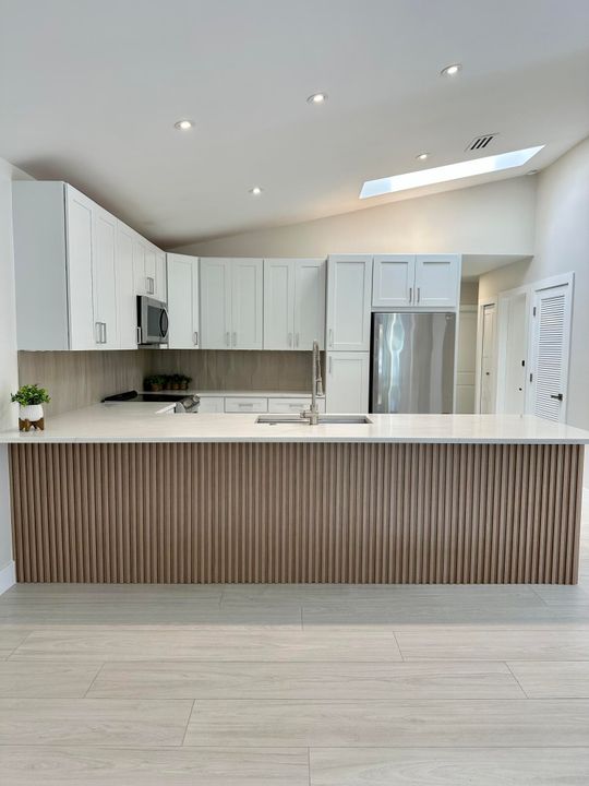 For Rent: $3,500 (3 beds, 2 baths, 1698 Square Feet)