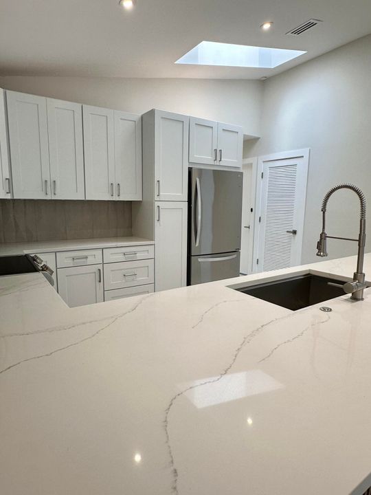 For Rent: $3,500 (3 beds, 2 baths, 1698 Square Feet)