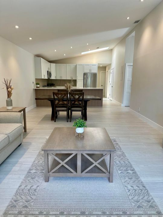 For Rent: $3,500 (3 beds, 2 baths, 1698 Square Feet)