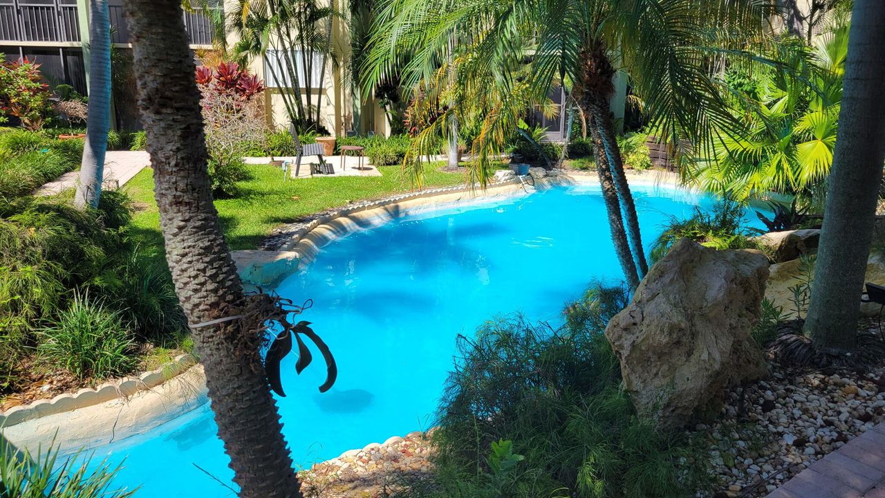 Activo con contrato: $242,500 (2 camas, 2 baños, 928 Pies cuadrados)