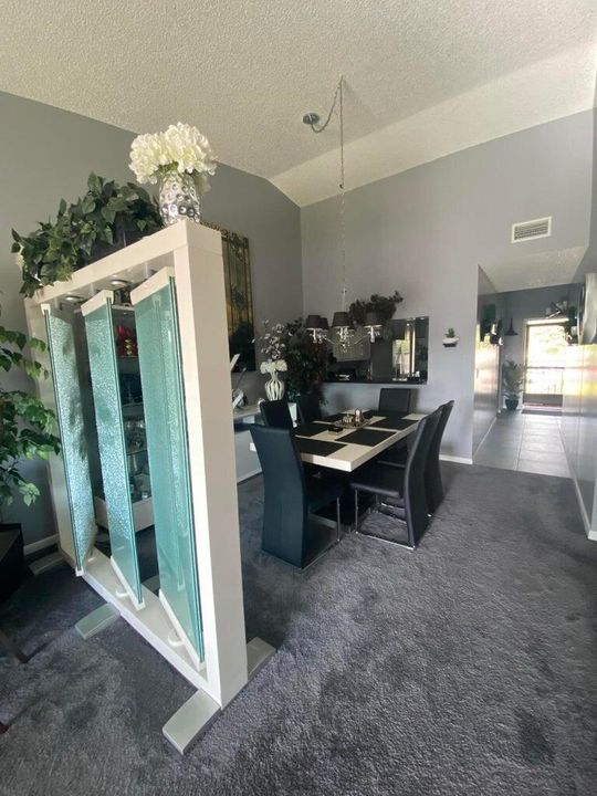 For Sale: $195,000 (2 beds, 2 baths, 1360 Square Feet)