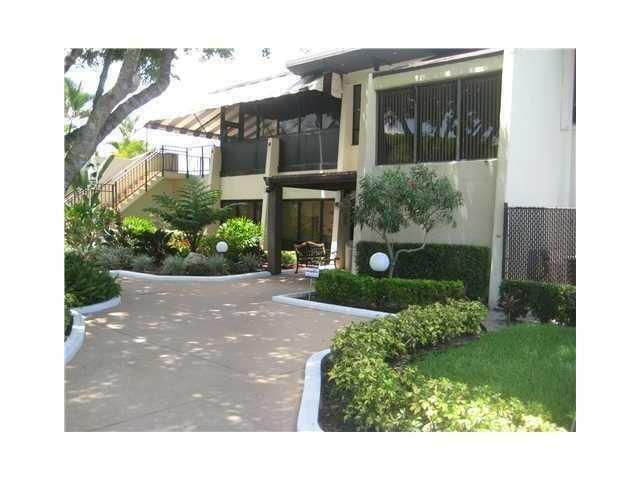 For Sale: $195,000 (2 beds, 2 baths, 1360 Square Feet)