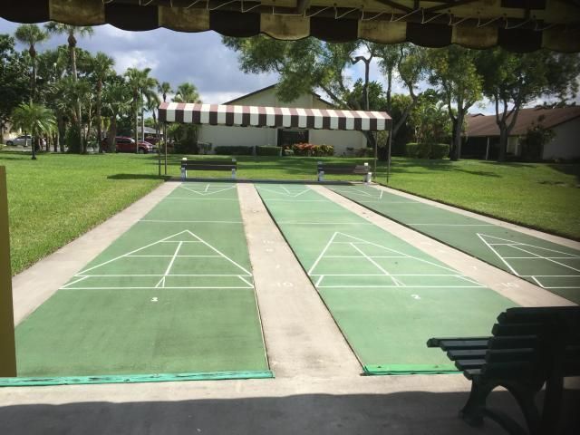 For Sale: $195,000 (2 beds, 2 baths, 1360 Square Feet)