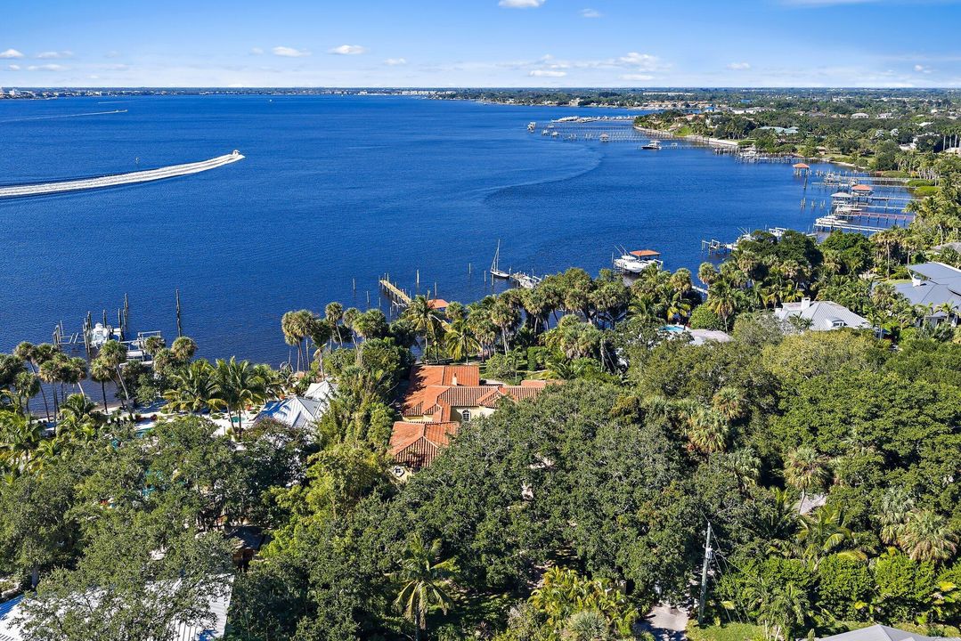 Active With Contract: $5,350,000 (3 beds, 4 baths, 5157 Square Feet)