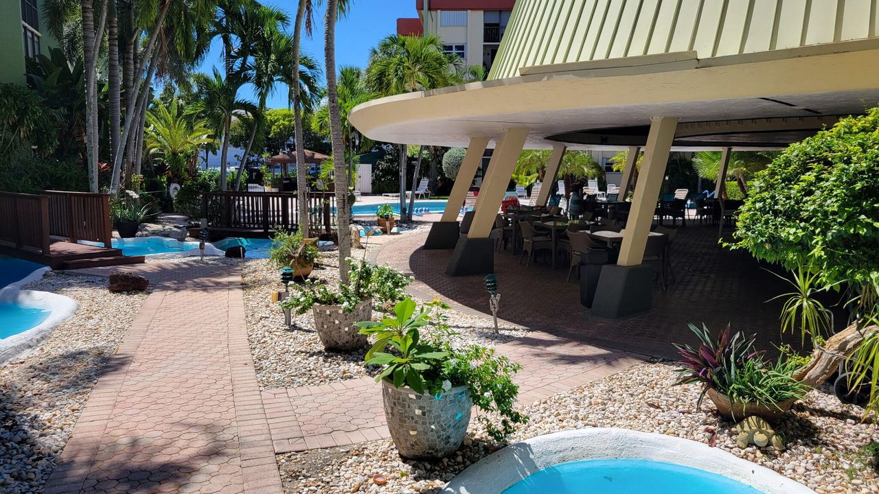 Activo con contrato: $242,500 (2 camas, 2 baños, 928 Pies cuadrados)