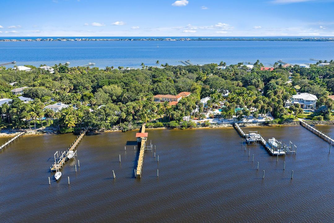 Active With Contract: $5,350,000 (3 beds, 4 baths, 5157 Square Feet)