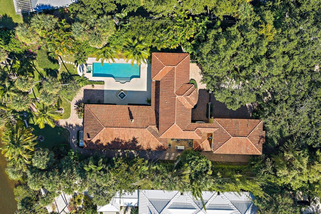 Active With Contract: $5,350,000 (3 beds, 4 baths, 5157 Square Feet)