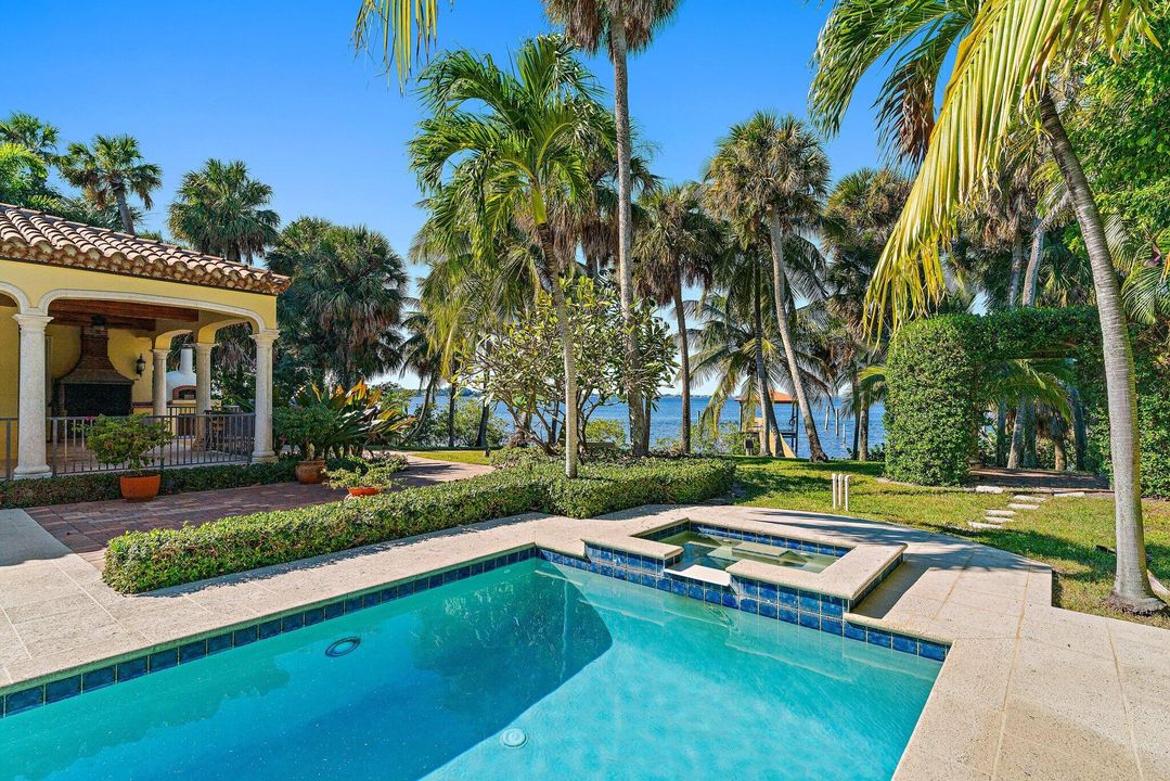 Active With Contract: $5,350,000 (3 beds, 4 baths, 5157 Square Feet)