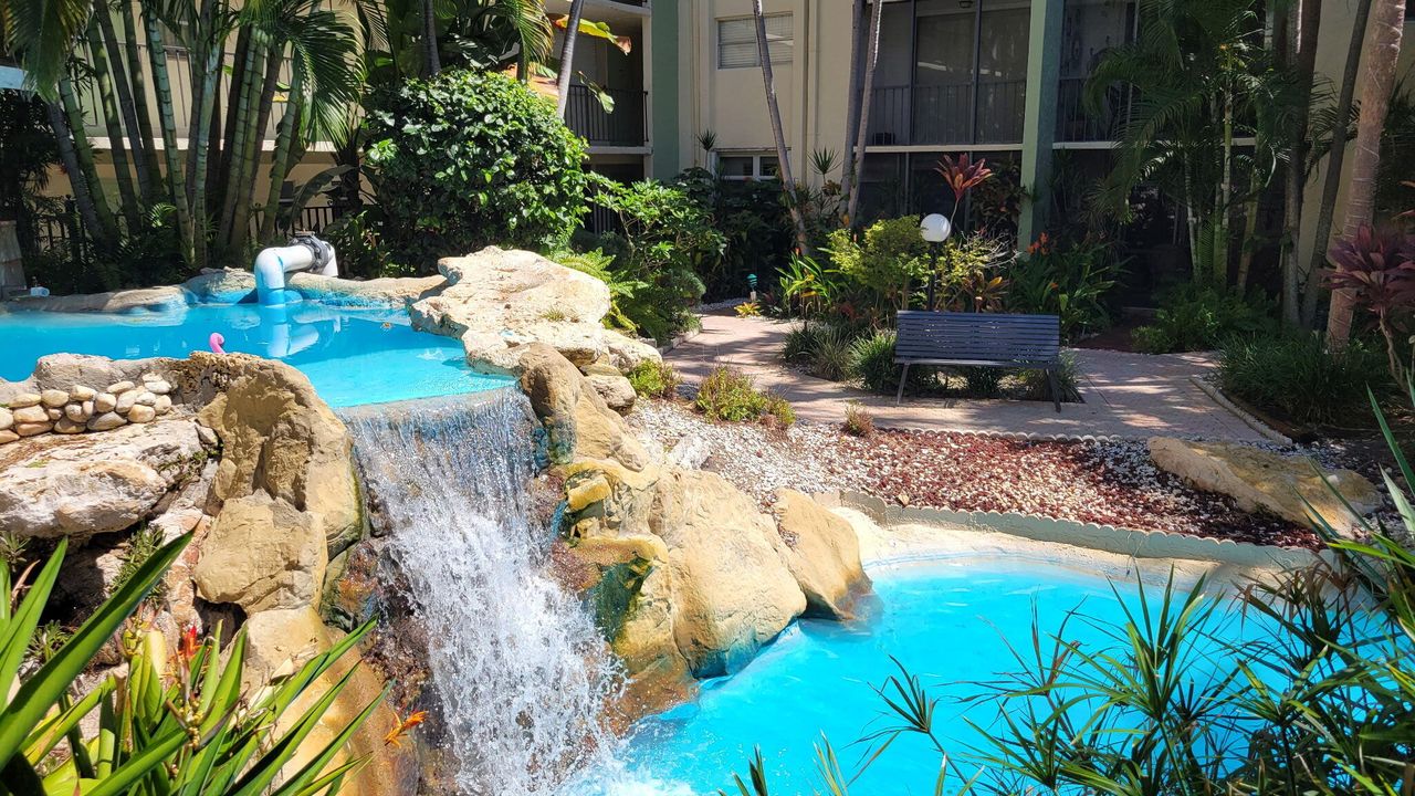 Activo con contrato: $242,500 (2 camas, 2 baños, 928 Pies cuadrados)