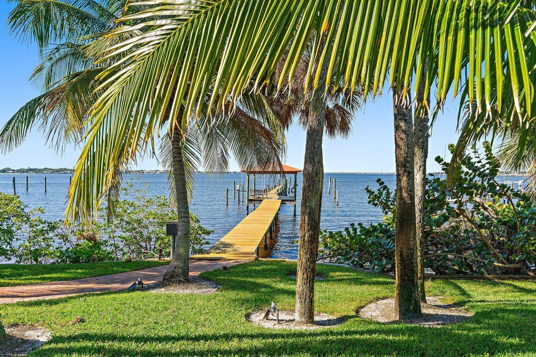 Active With Contract: $5,350,000 (3 beds, 4 baths, 5157 Square Feet)