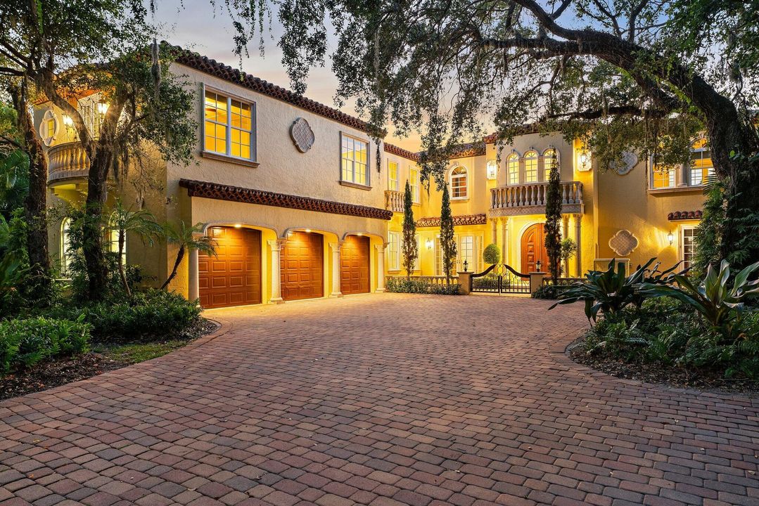 Active With Contract: $5,350,000 (3 beds, 4 baths, 5157 Square Feet)