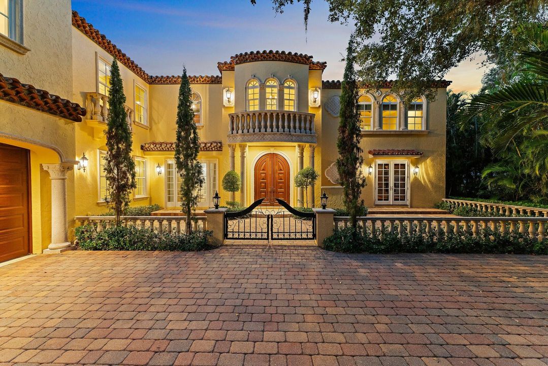 Active With Contract: $5,350,000 (3 beds, 4 baths, 5157 Square Feet)