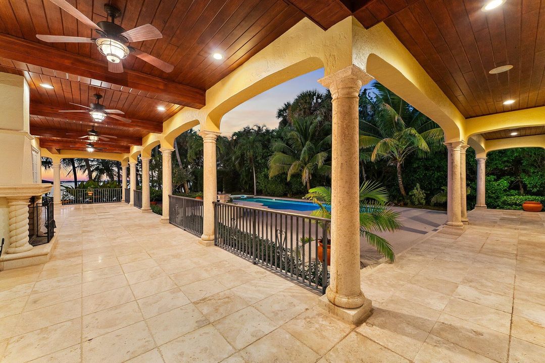 Active With Contract: $5,350,000 (3 beds, 4 baths, 5157 Square Feet)