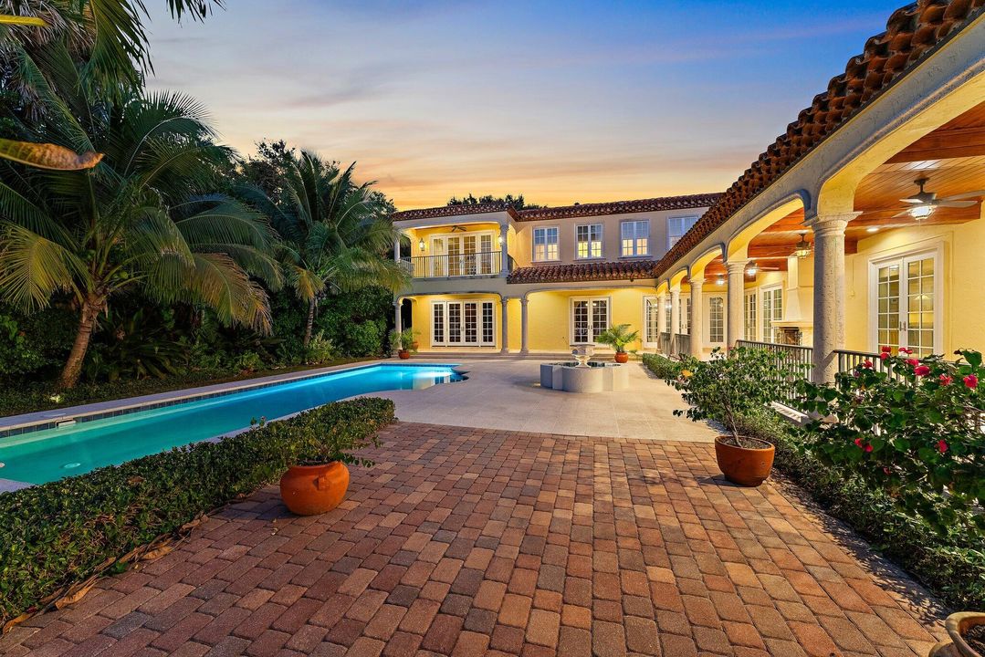 Active With Contract: $5,350,000 (3 beds, 4 baths, 5157 Square Feet)