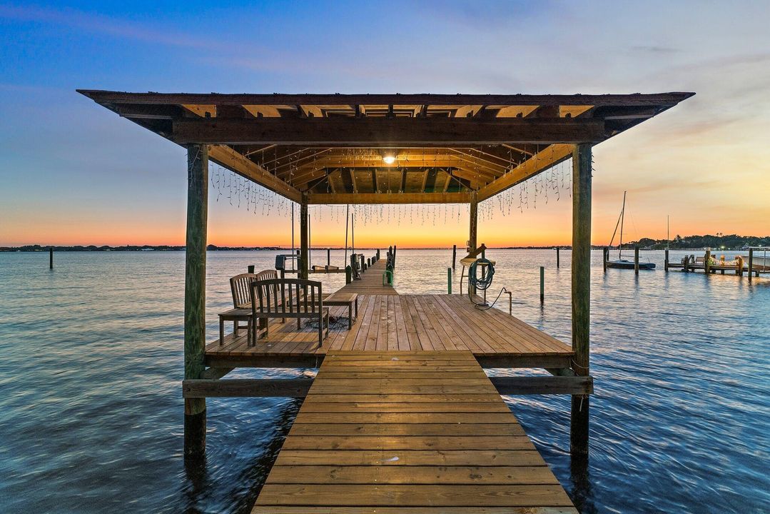 Active With Contract: $5,350,000 (3 beds, 4 baths, 5157 Square Feet)