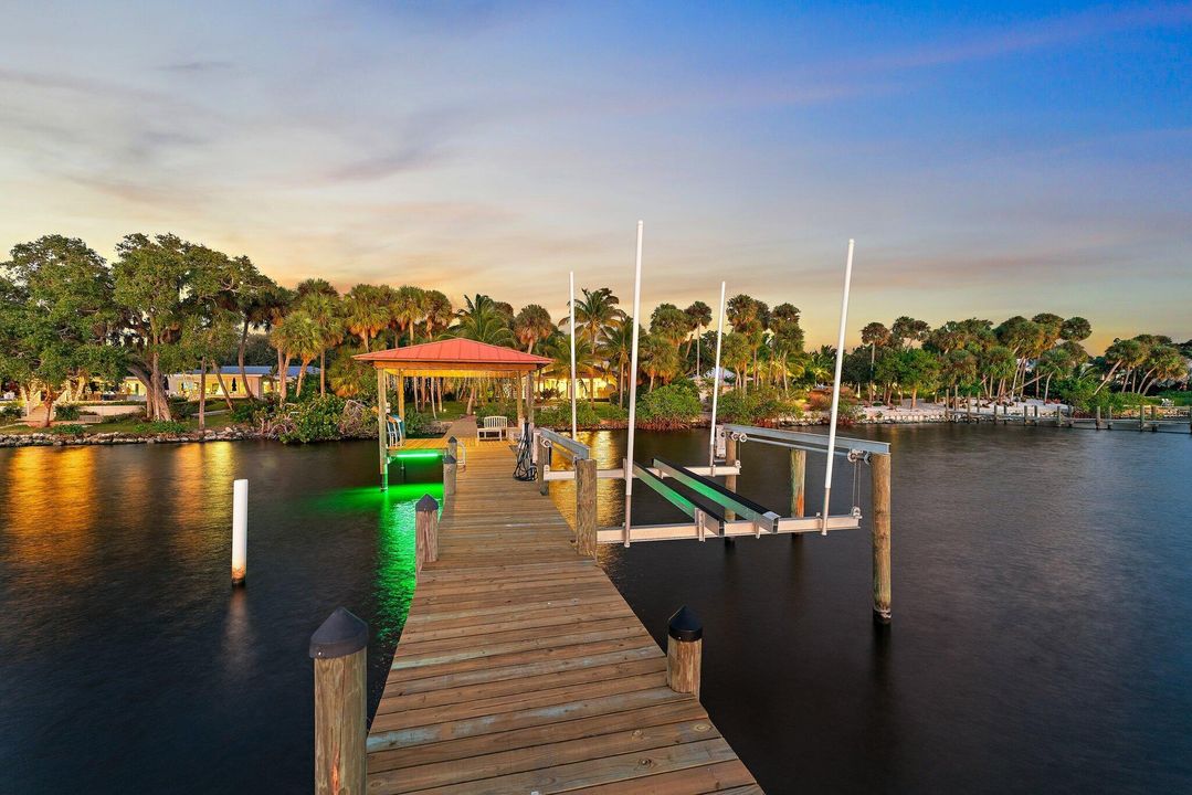 Active With Contract: $5,350,000 (3 beds, 4 baths, 5157 Square Feet)