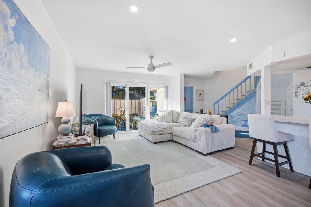 待售: $550,000 (2 贝兹, 2 浴室, 1250 平方英尺)