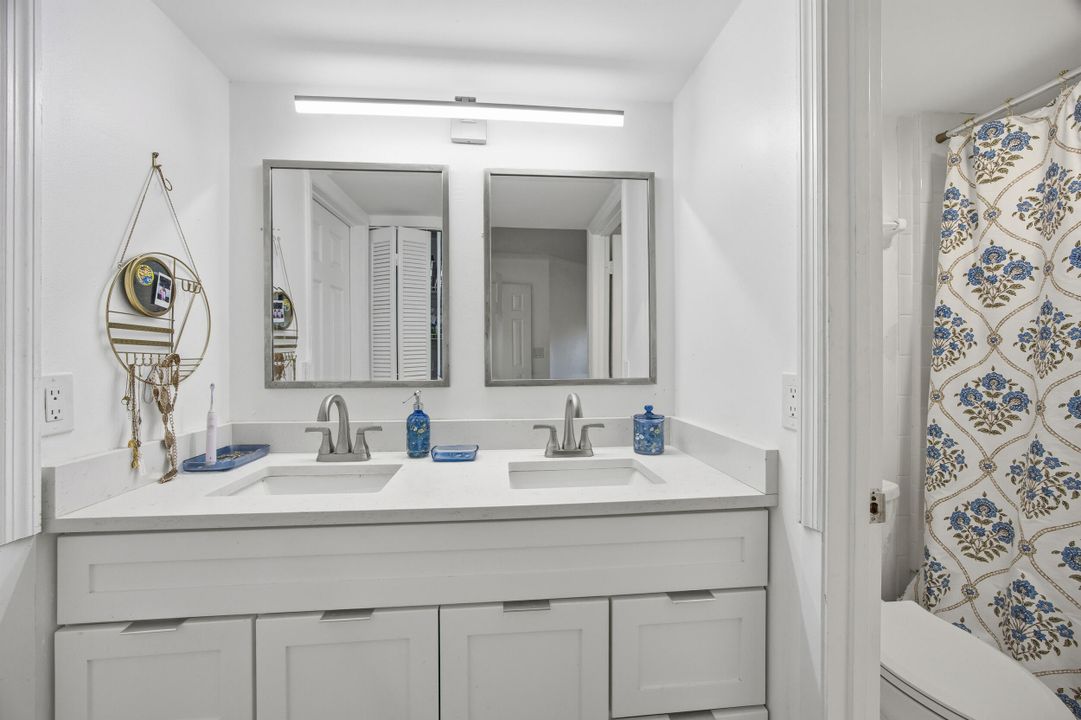 待售: $550,000 (2 贝兹, 2 浴室, 1250 平方英尺)