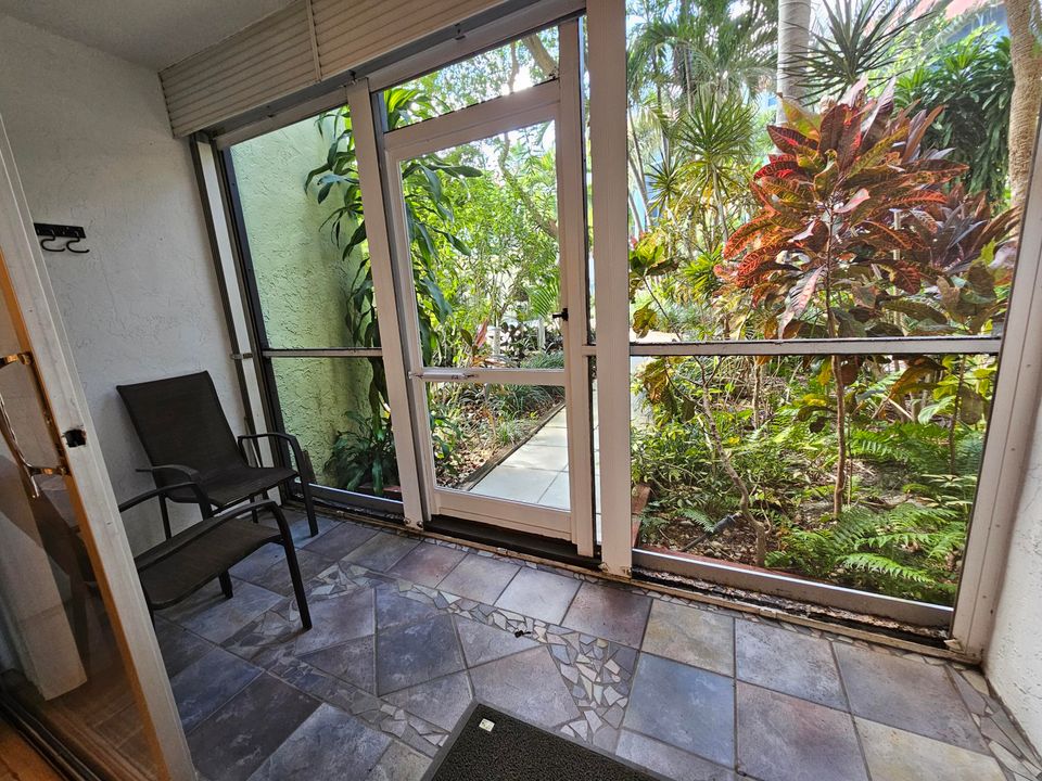 Activo con contrato: $242,500 (2 camas, 2 baños, 928 Pies cuadrados)