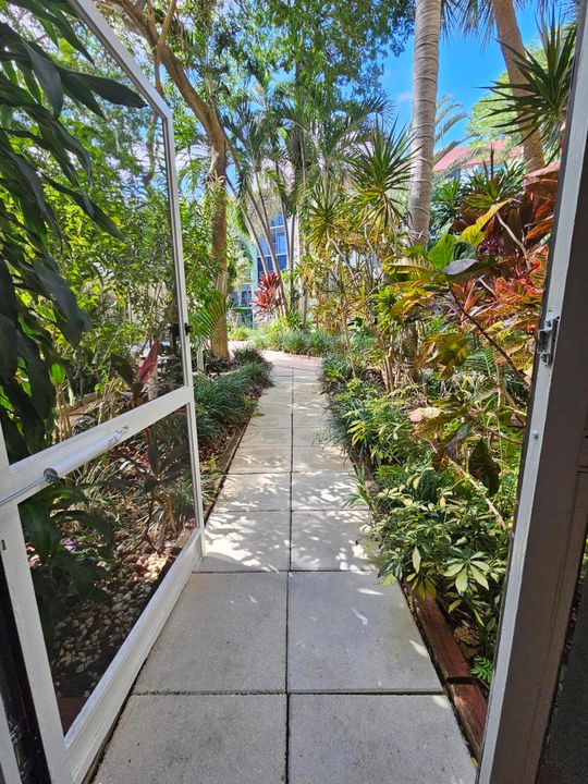 Activo con contrato: $242,500 (2 camas, 2 baños, 928 Pies cuadrados)